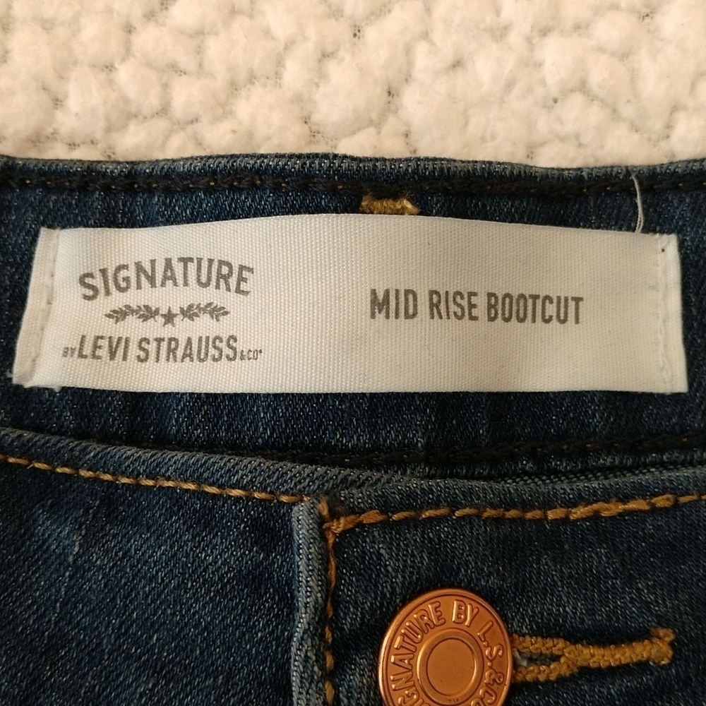 Signature by Levi Strauss Mid Rise Boot Cut Jeans Size 16? - Picture 8 of 8
